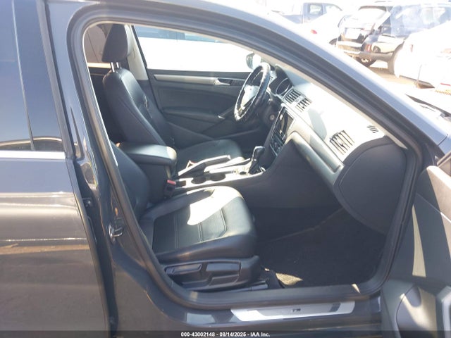 1VWDT7A3XHC083051 Volkswagen 1.8 tsi