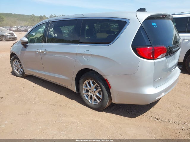 2023 CHRYSLER VOYAGER 2C4RC1CG7PR606912 Photo 2