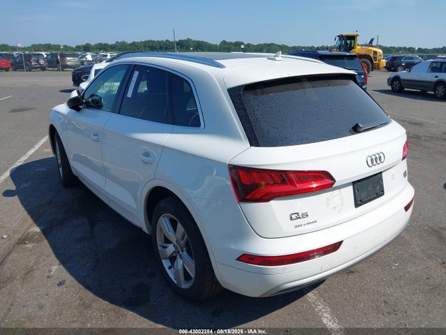 2018 Audi Q5 2.0t Premium/2.0t Tech Premium მანქანა იყიდება აუქციონზე, vin: WA1BNAFY9J2220413, აუქციონის ნომერი: 43002384