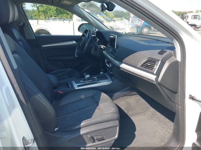 2018 Audi Q5 2.0t Premium/2.0t Tech Premium მანქანა იყიდება აუქციონზე, vin: WA1BNAFY9J2220413, აუქციონის ნომერი: 43002384