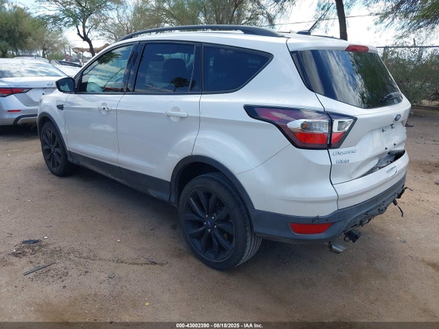 1FMCU0J94HUB86043 Ford 2017