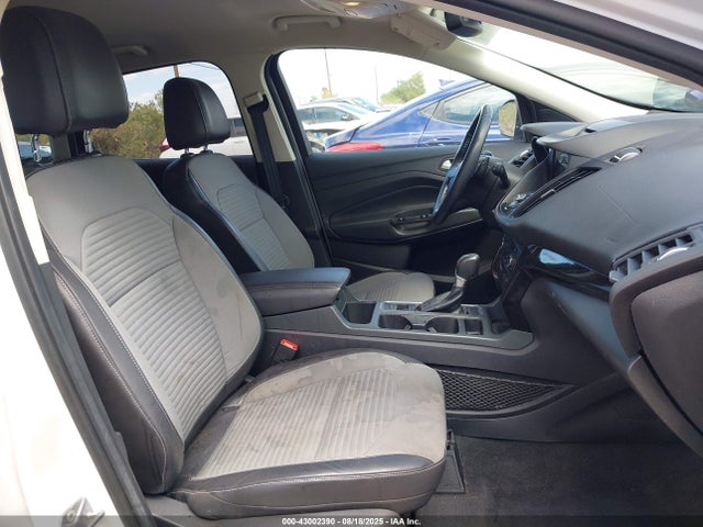 1FMCU0J94HUB86043 Ford 2017