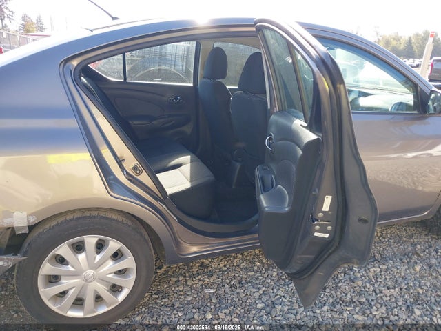 3N1CN7AP6GL851643 Nissan Versa