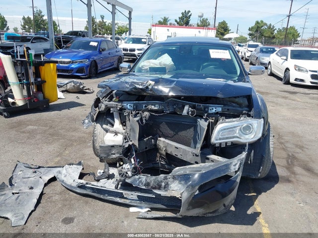 2C3CCAEGXJH324221 Chrysler 300