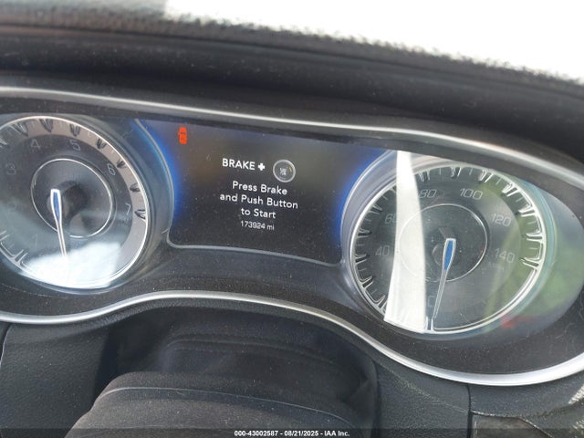 2C3CCAEGXJH324221 Chrysler 300