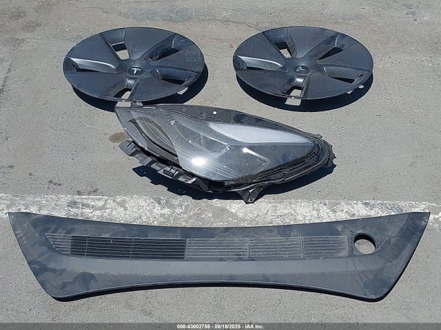 Tesla MODEL 3 2023 5YJ3E1EA9PF564408 Image 11