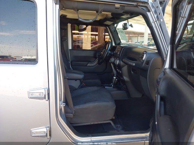 1C4BJWDG2EL269851 Jeep Wrangler