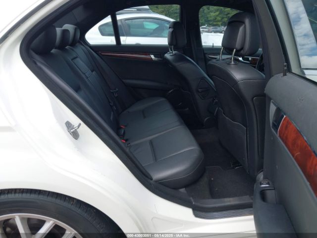2010 MERCEDES-BENZ C-CLASS WDDGF8BB9AR117511 Photo 7