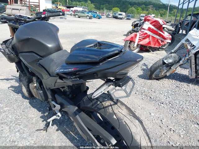 MLHPC6354N5300874 Honda Pc62e-6300001