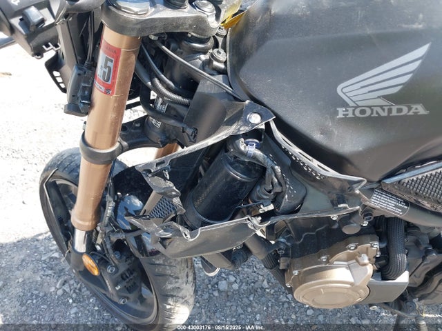 MLHPC6354N5300874 Honda Pc62e-6300001