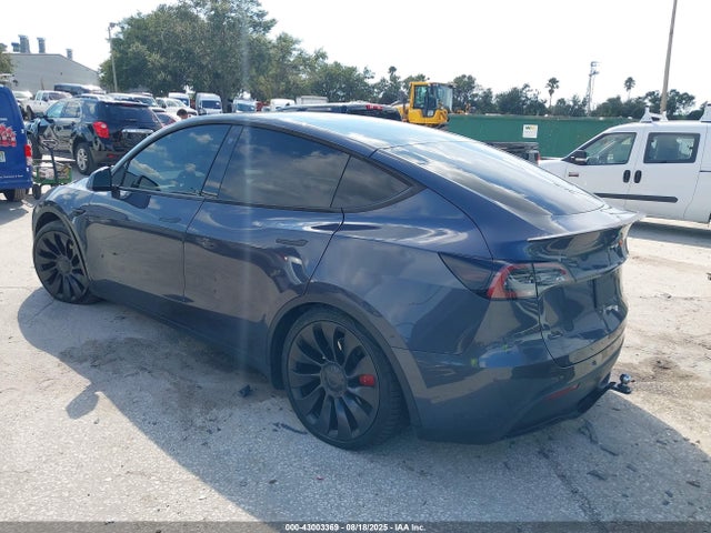 2023 TESLA MODEL Y 7SAYGDEF8PF602453 Photo 2