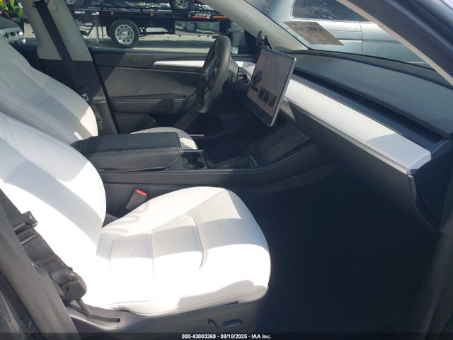 2023 TESLA MODEL Y 7SAYGDEF8PF602453 Photo 4