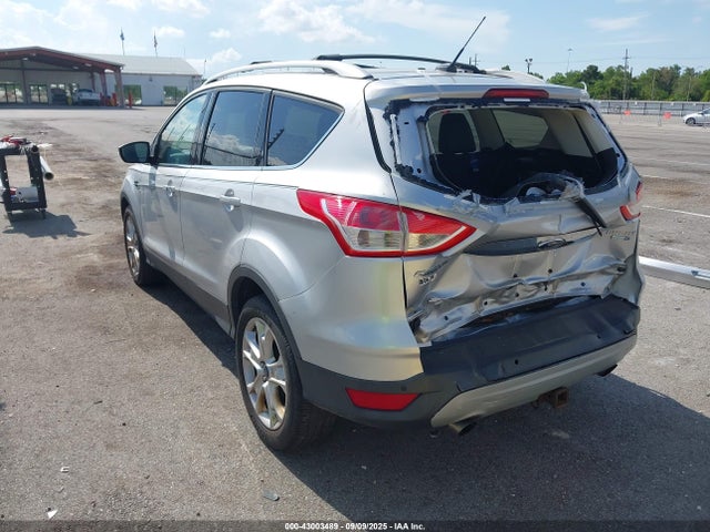 1FMCU9J9XFUB69989 Ford Escape Titanium