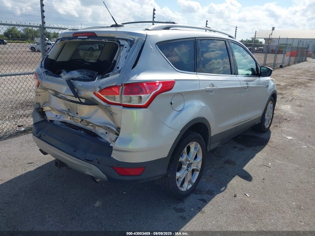 1FMCU9J9XFUB69989 Ford Escape Titanium