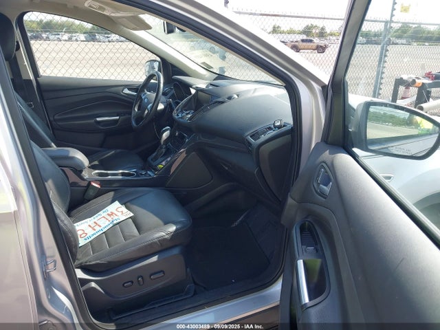 1FMCU9J9XFUB69989 Ford Escape Titanium