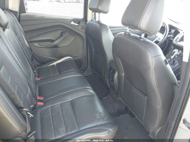 1FMCU9J9XFUB69989 Ford Escape Titanium