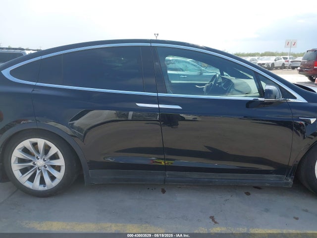 Tesla MODEL X 2017 5YJXCBE28HF043784 Image 14