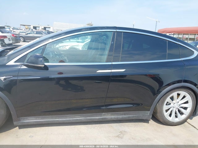 Tesla MODEL X 2017 5YJXCBE28HF043784 Image 15