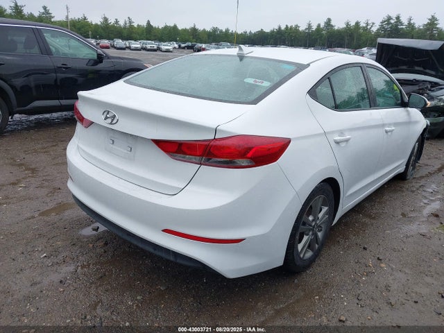Hyundai 2017 2017 5NPD84LF9HH009344 Image 4