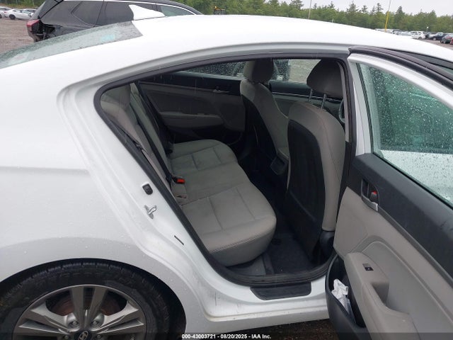 Hyundai 2017 2017 5NPD84LF9HH009344 Image 8