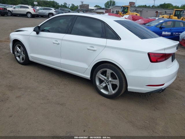 2017 AUDI A3 WAUAUGFF9H1026967 Photo 2
