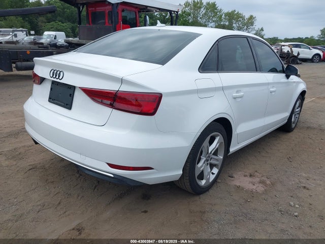 2017 AUDI A3 WAUAUGFF9H1026967 Photo 3