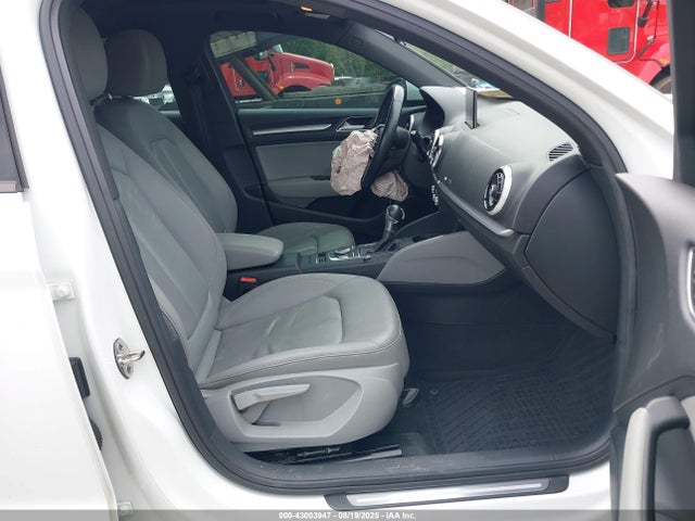 2017 AUDI A3 WAUAUGFF9H1026967 Photo 4