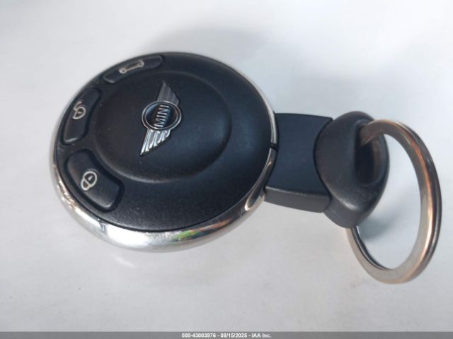 2011 MINI COOPER WMWSU3C59BTX96719 Photo 10