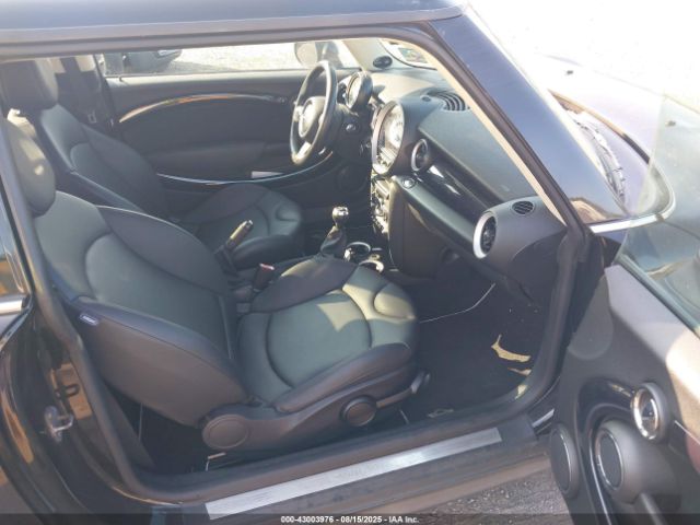 2011 MINI COOPER WMWSU3C59BTX96719 Photo 4