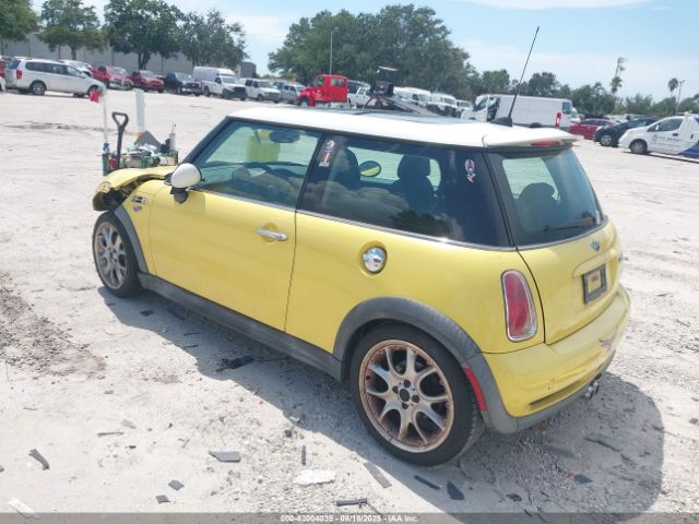 2005 MINI COOPER S WMWRE33555TL13520 Photo 2