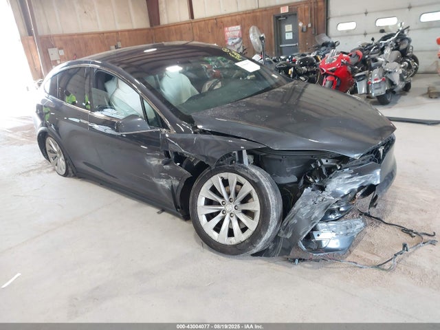 2018 TESLA MODEL X 5YJXCDE23JF125715 Photo 0