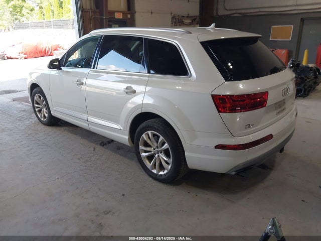 2017 AUDI Q7 WA1LAAF74HD007536 Photo 2