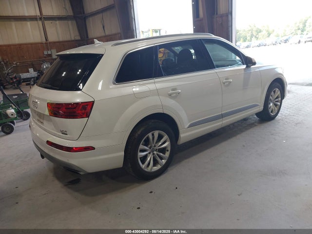 2017 AUDI Q7 WA1LAAF74HD007536 Photo 3