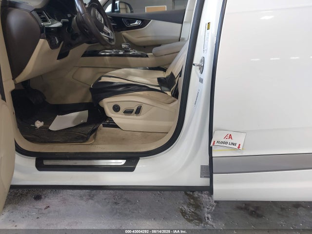 2017 AUDI Q7 WA1LAAF74HD007536 Photo 5