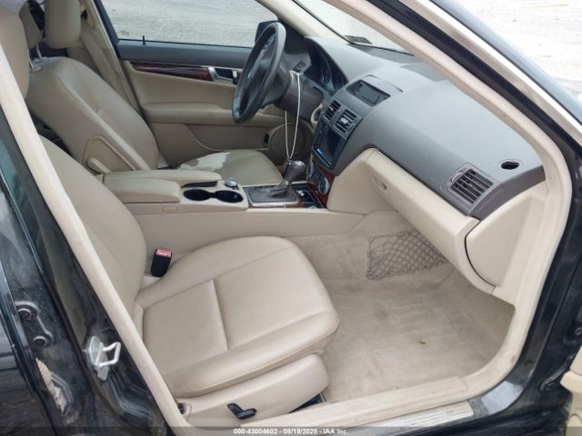 2011 MERCEDES-BENZ C 300 WDDGF8BB7BR158639 Photo 4