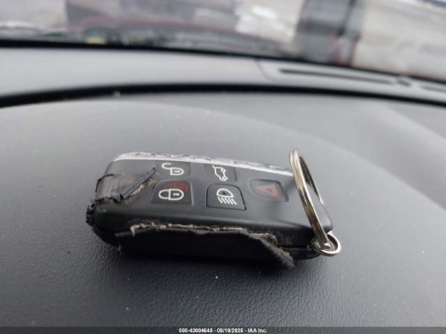 2017 JAGUAR F-PACE SADCJ2BV4HA070190 Photo 10