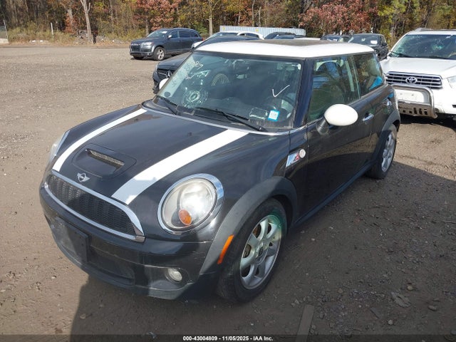 2010 MINI COOPER S WMWMF7C59ATX43415 Photo 1
