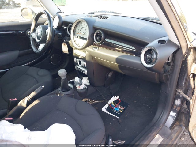 2010 MINI COOPER S WMWMF7C59ATX43415 Photo 4
