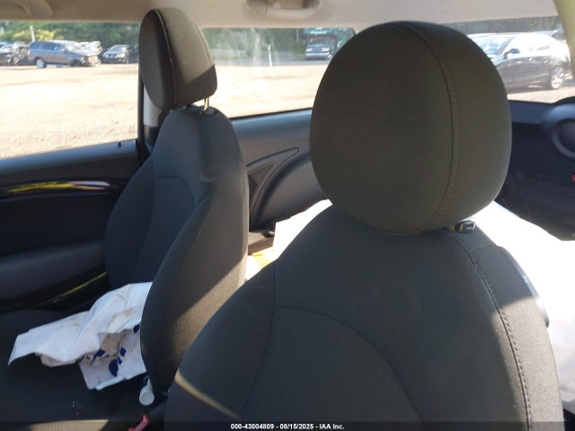 2010 MINI COOPER S WMWMF7C59ATX43415 Photo 7