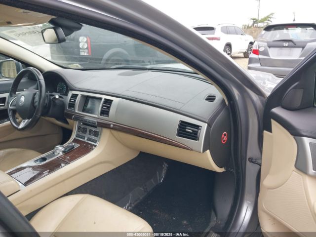 2013 JAGUAR XF SAJWJ0EF8D8S86788 Photo 4