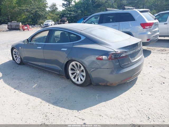 2013 TESLA MODEL S 5YJSA1DPXDFP06497 Photo 2
