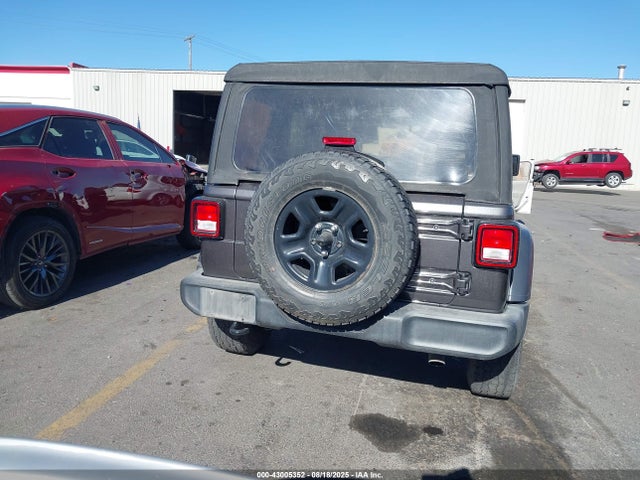 1C4HJXDG2JW150383 Jeep Wrangler