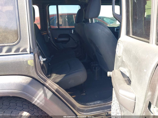 1C4HJXDG2JW150383 Jeep Wrangler