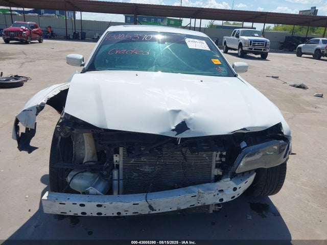 43005390 :رقم المزاد ، 2C3CCABG3JH269504 vin ، 2018 Chrysler 300 300s مزاد بيع