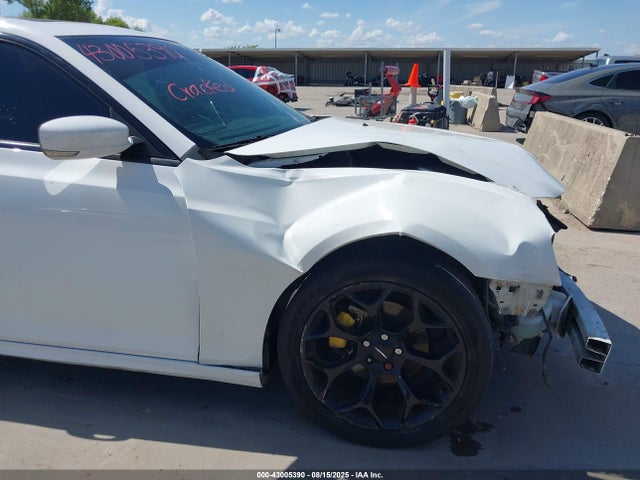 43005390 :رقم المزاد ، 2C3CCABG3JH269504 vin ، 2018 Chrysler 300 300s مزاد بيع