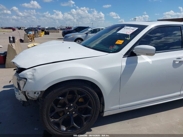 43005390 :رقم المزاد ، 2C3CCABG3JH269504 vin ، 2018 Chrysler 300 300s مزاد بيع