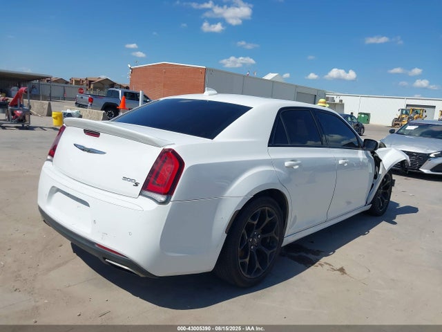 2018 CHRYSLER 300 2C3CCABG3JH269504 Photo 3