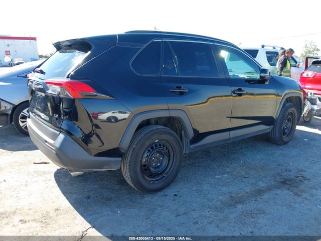Toyota RAV4 LE 2019 2T3K1RFV7KC018671 Image 4