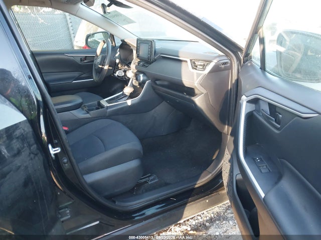 Toyota RAV4 LE 2019 2T3K1RFV7KC018671 Image 5