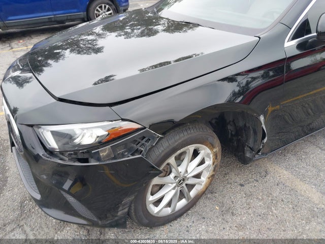 W1K3G4EBXLW043505 Mercedes-Benz m260